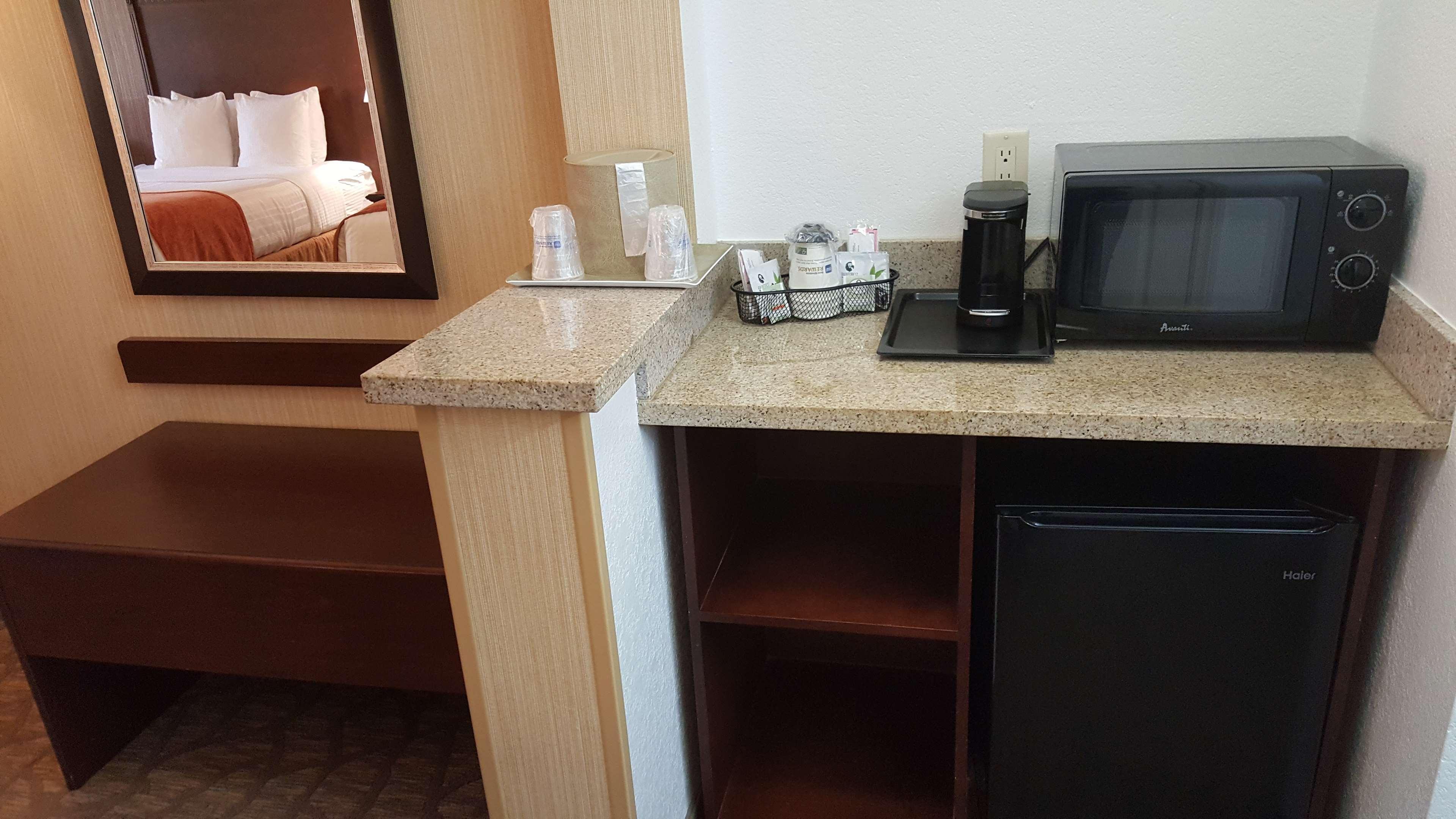 Best Western San Dimas Hotel & Suites Екстер'єр фото
